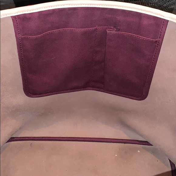 Burgundy Coach Set with dust bag - Picture 6 of 7